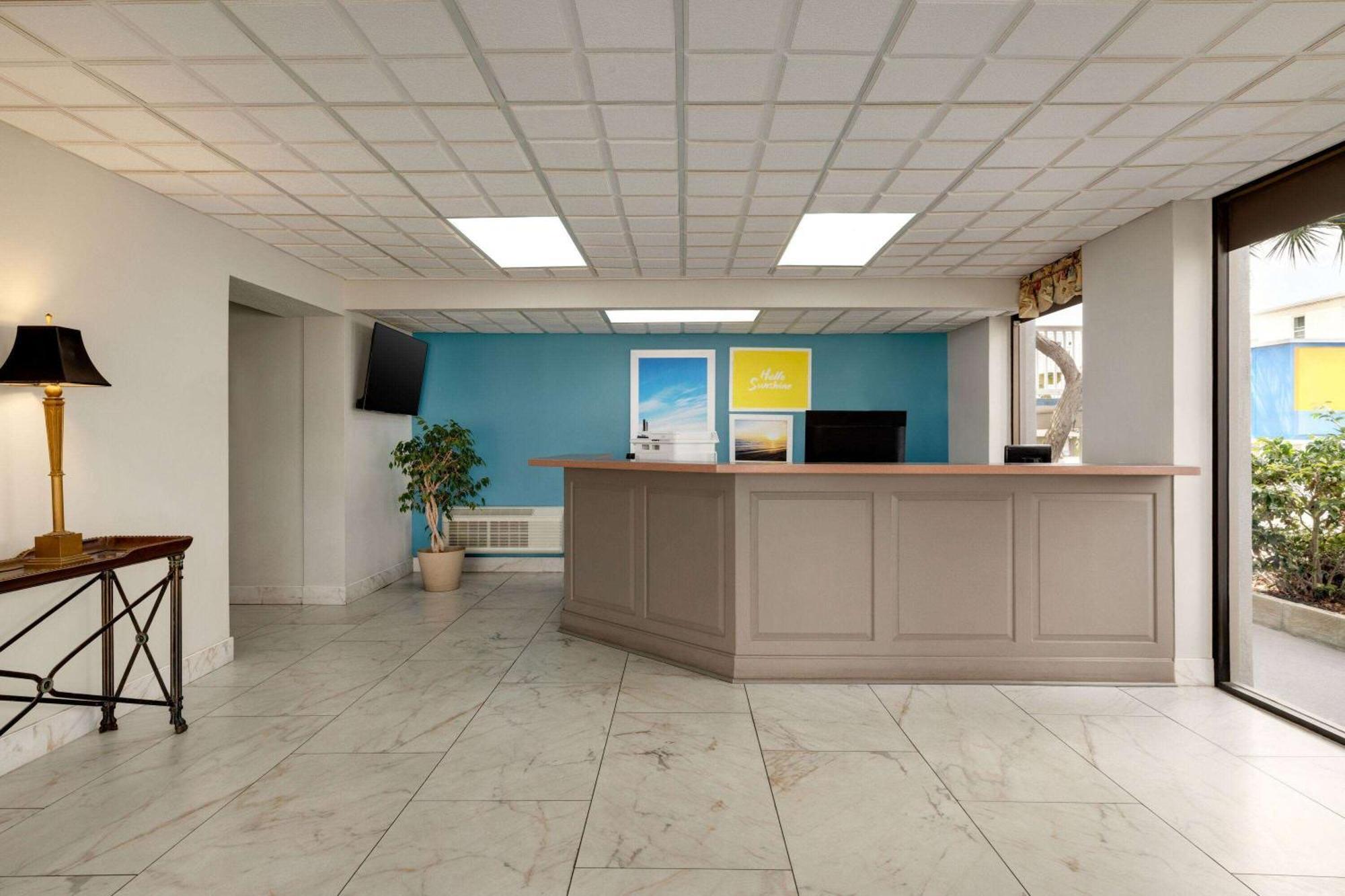 Days Inn By Wyndham Myrtle Beach-Beach Front Exterior foto